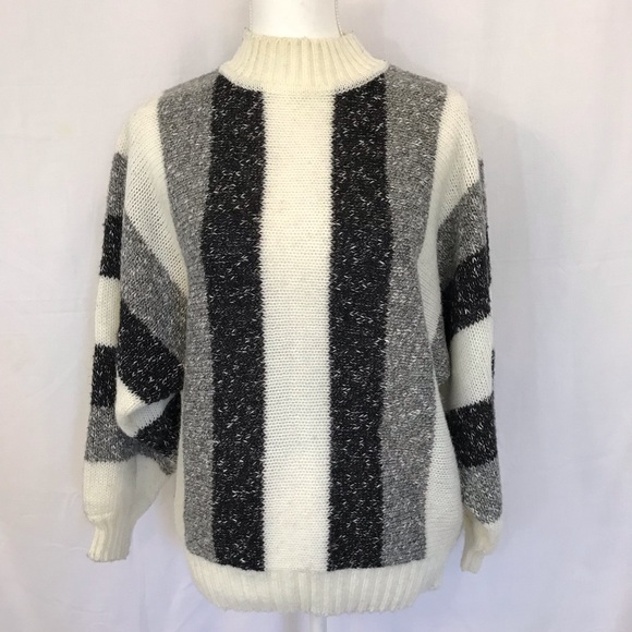 Sweaters - VTG SWEATER 90s Knit Striped Size Small/Medium